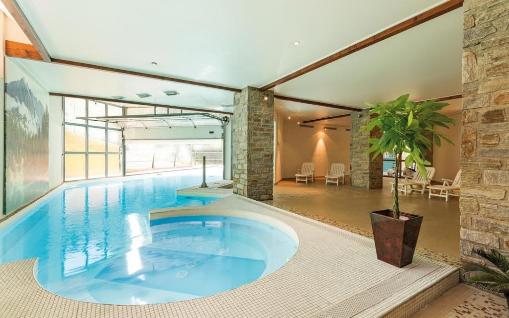 Appartement F2 Au Domaine Des 100 Lacs - Piscine - Sauna - Hammam Cauterets Exterior photo